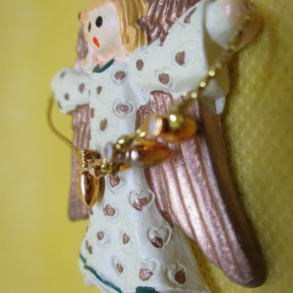 Angel Brooch Resin Angel With Moving String Of Christmas Lights Brooch Angel - Picture 4 of 9